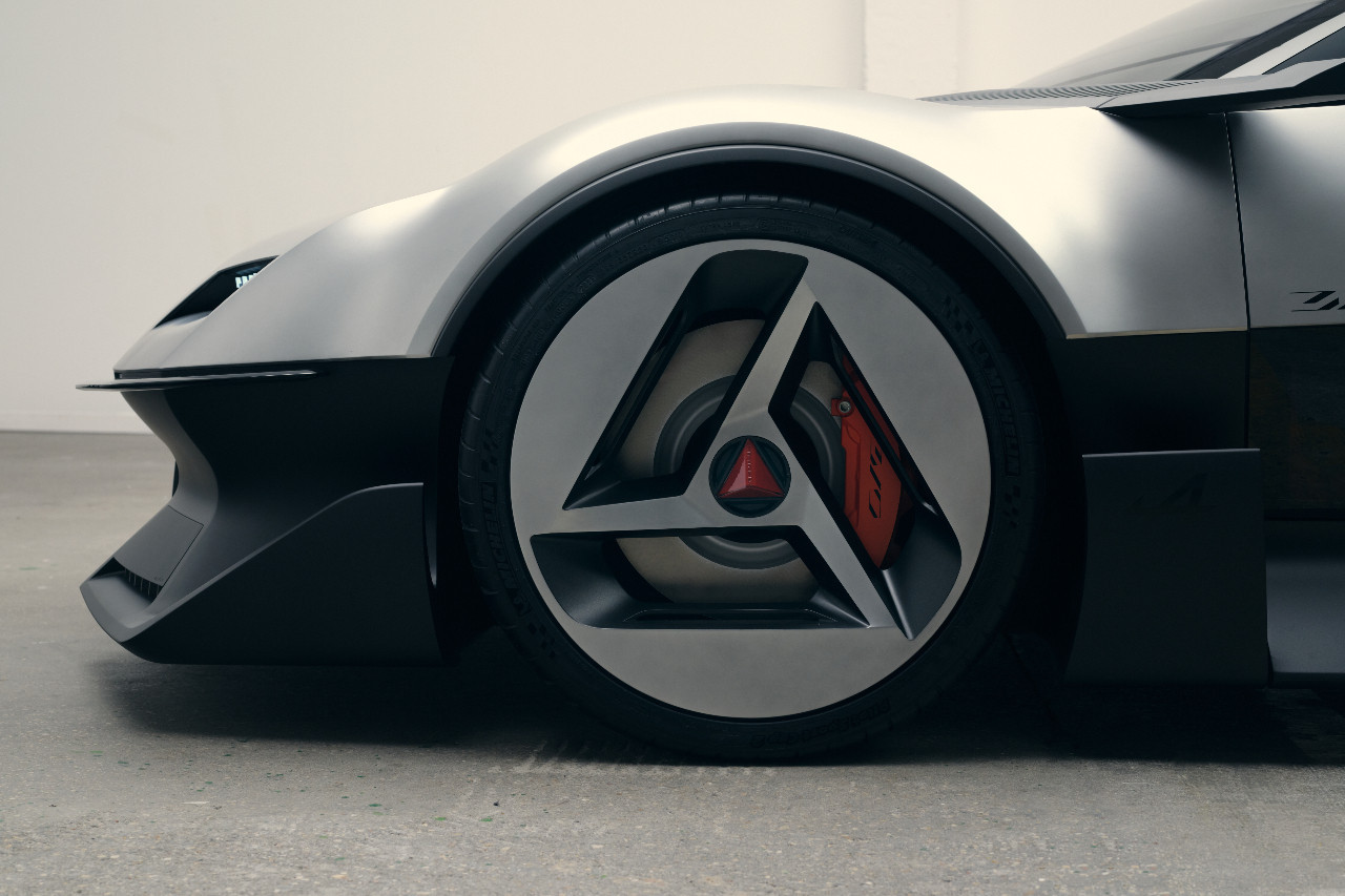 atelier artisanal voiture sportive serie limitee