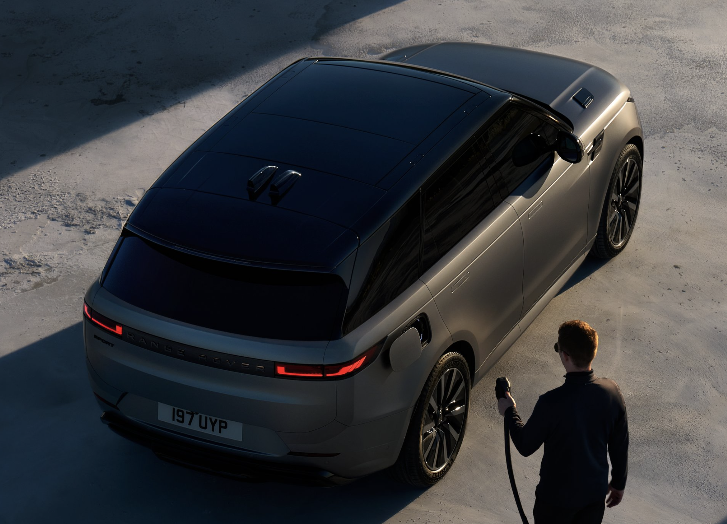 recharge rapide suv electrique borne nuit