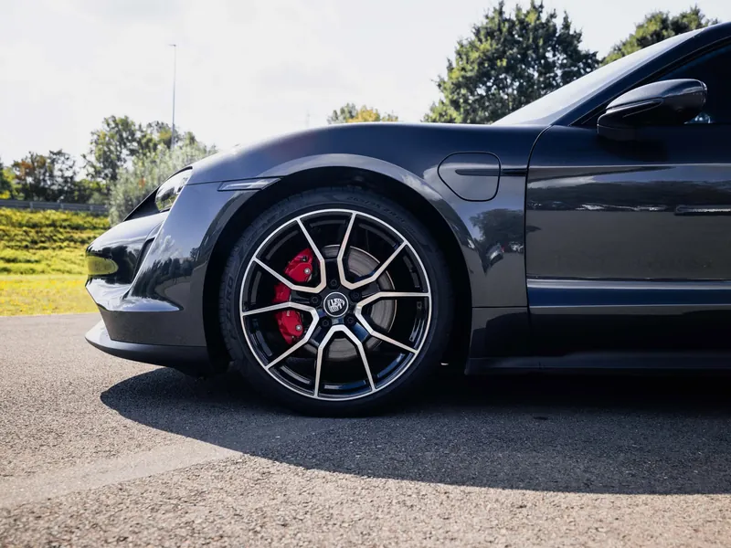 Porsche Taycan 4S Sport Turismo Gris Volcano - Photo 9
