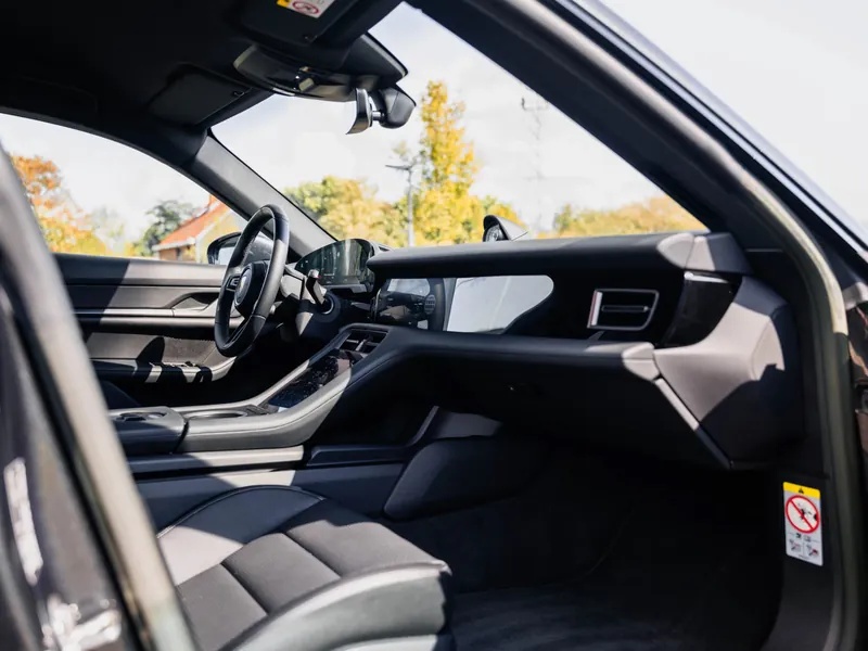 Porsche Taycan 4S Sport Turismo Gris Volcano - Photo 17