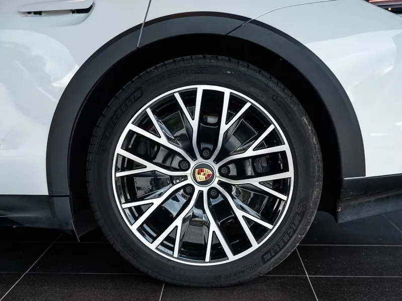 Porsche Taycan 4 Cross Turismo - Photo 19