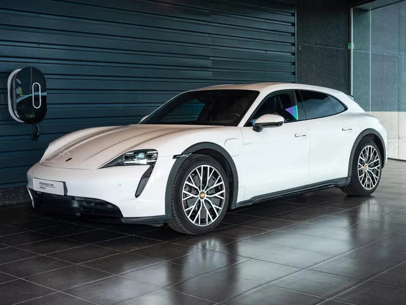 Porsche Taycan 4 Cross Turismo - Photo 1