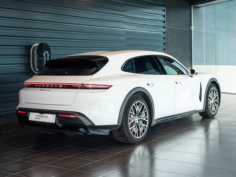 Porsche Taycan 4 Cross Turismo - Photo 5