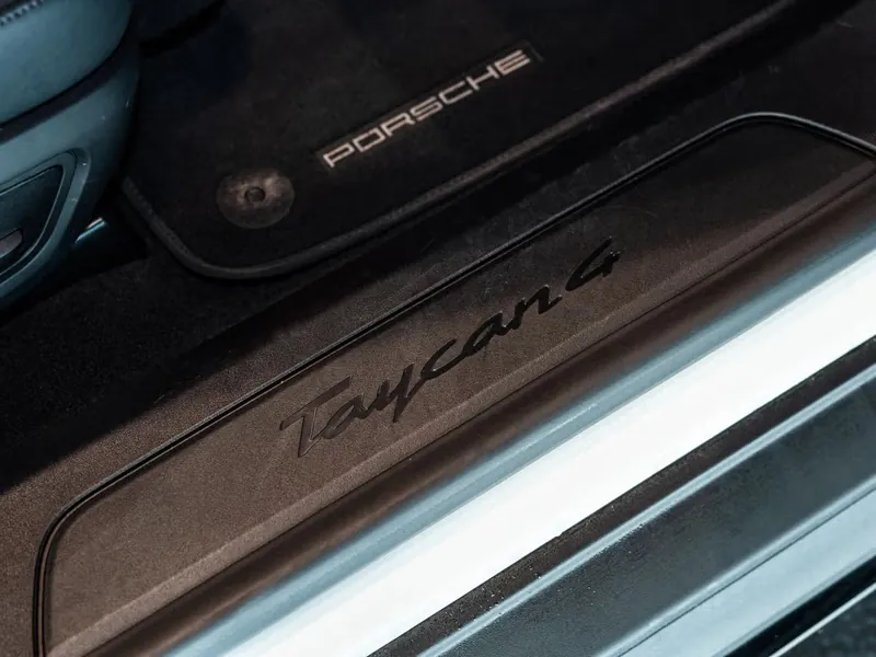 Porsche Taycan 4 Cross Turismo - Photo 27