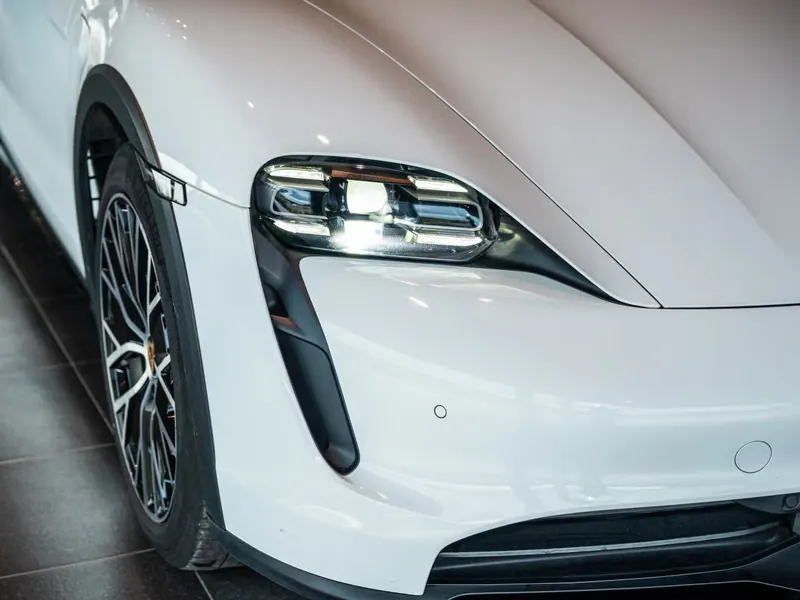 Porsche Taycan 4 Cross Turismo - Photo 20