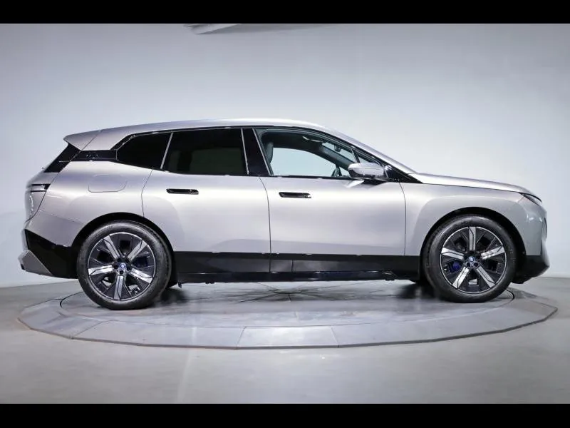 BMW iX xDrive40 Oxidgrau - Photo 3