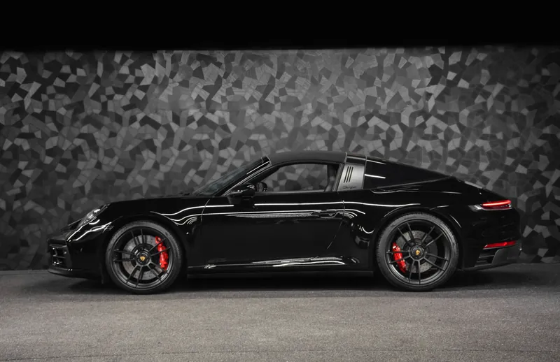 Porsche 911 Targa 4 GTS Noir - Photo 2