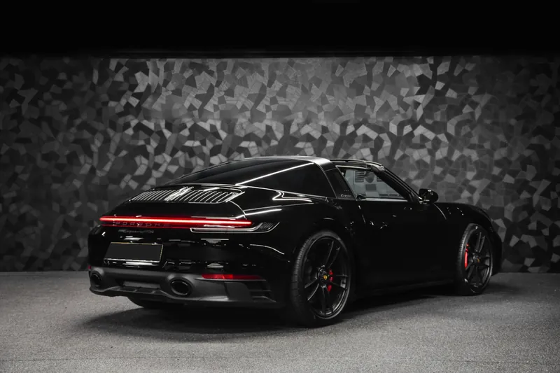 Porsche 911 Targa 4 GTS Noir - Photo 3