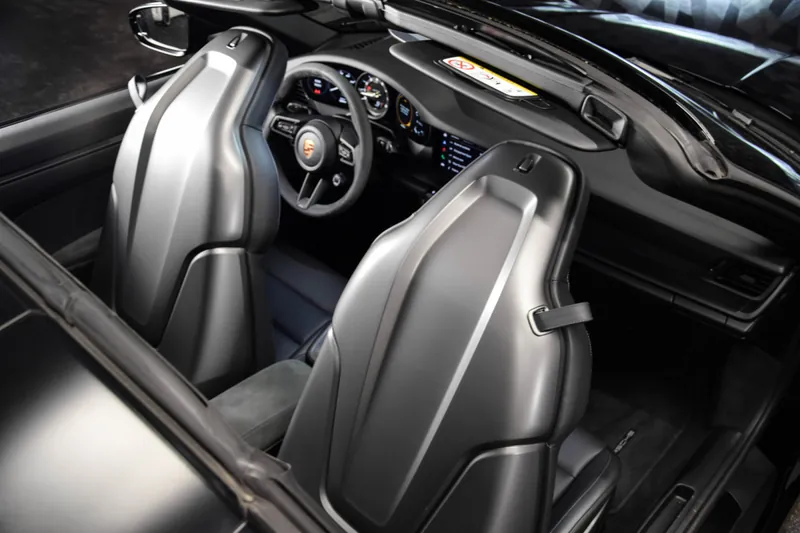 Porsche 911 Targa 4 GTS Noir - Photo 26