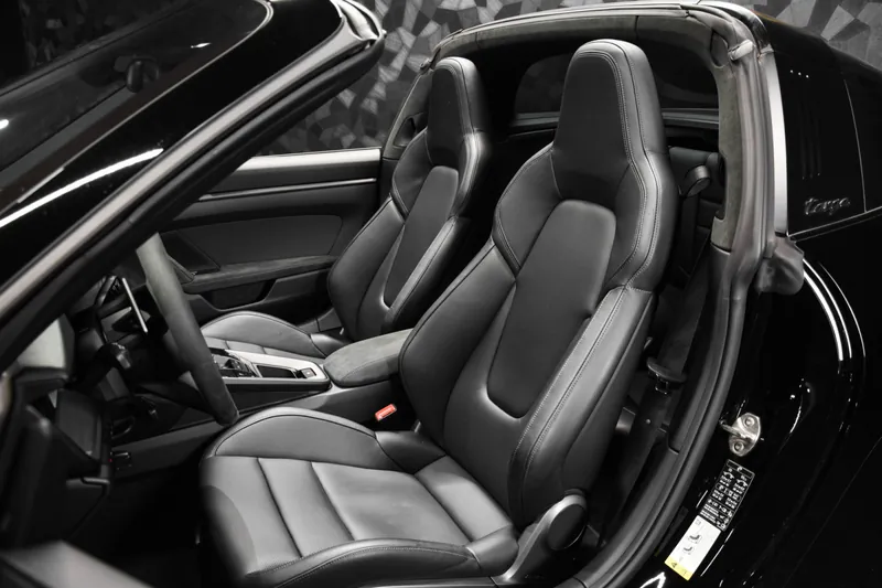 Porsche 911 Targa 4 GTS Noir - Photo 9