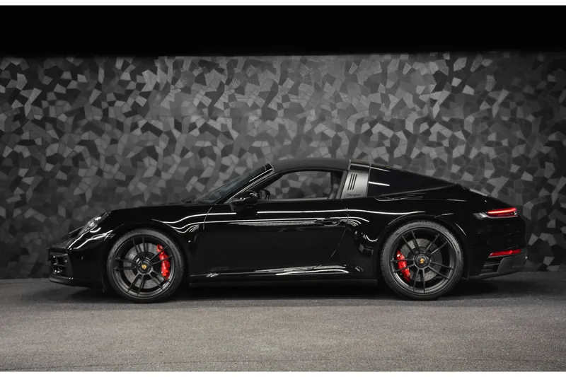 Porsche 911 Targa 4 GTS Noir - Photo 2