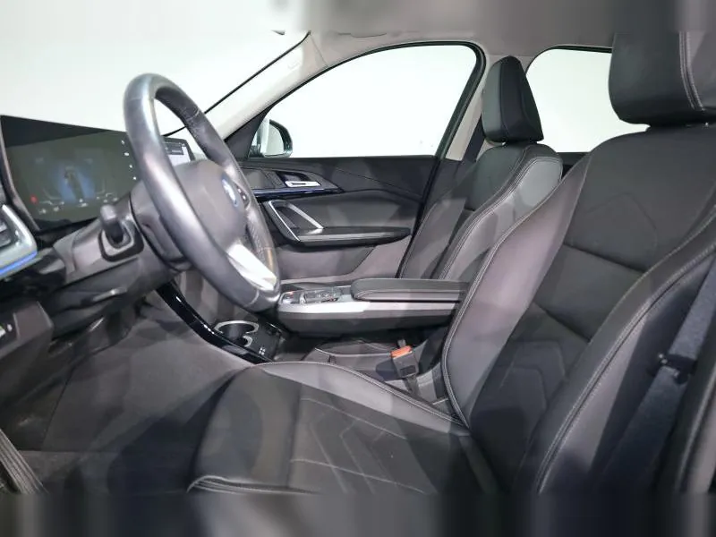 BMW iX1 xDrive30 xLine Schwarz 24 000 km - Photo 10