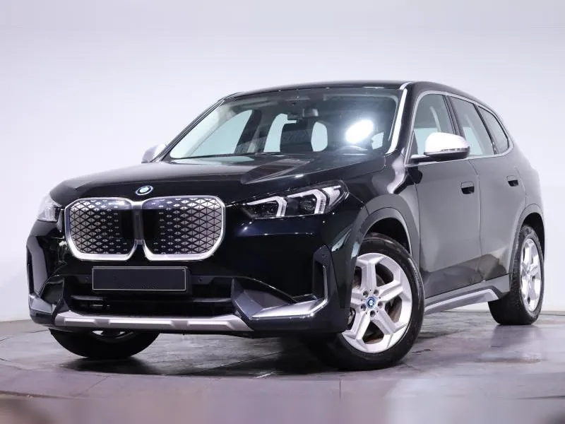 BMW iX1 xDrive30 xLine Schwarz 24 000 km - Photo 1