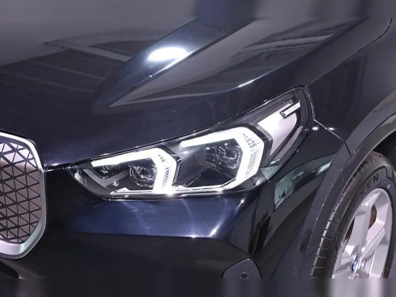 BMW iX1 xDrive30 xLine Schwarz 24 000 km - Photo 6