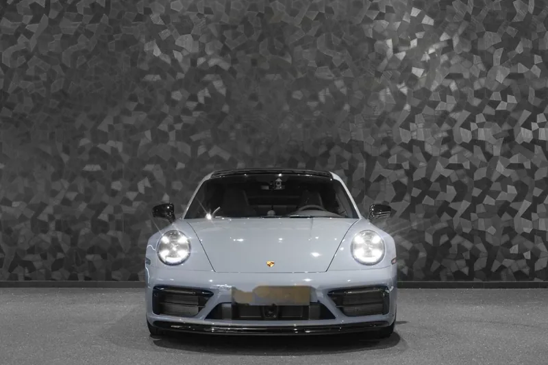 Porsche 911 Carrera 4 GTS Arctic Grey - Photo 4