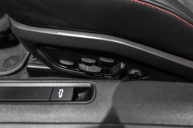 Porsche 911 Carrera 4 GTS Arctic Grey - Photo 17