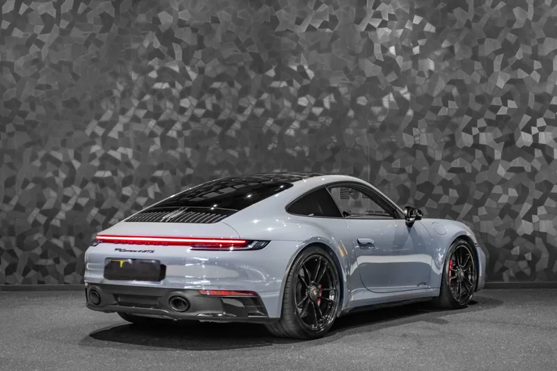 Porsche 911 Carrera 4 GTS Arctic Grey - Photo 3