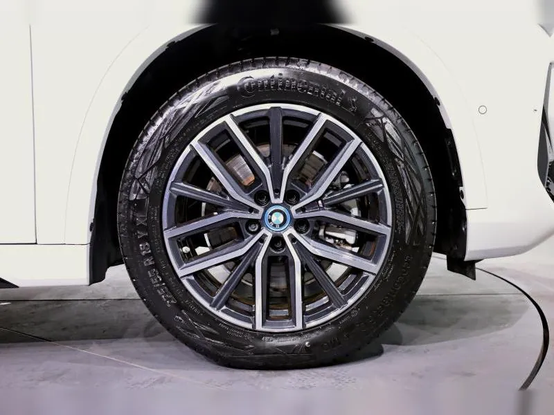 BMW iX1 xDrive30 M Sport Mineralweiss 7 000 km - Photo 7