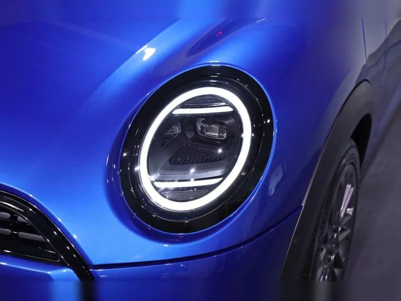 MINI Cooper C 5 portes Classic Blazing Blue 25 000 km - Photo 11