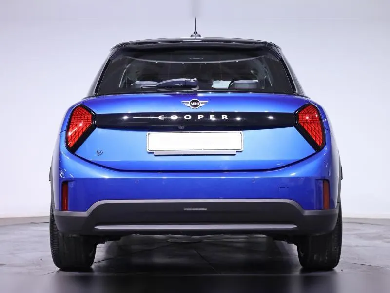 MINI Cooper C 5 portes Classic Blazing Blue 25 000 km - Photo 4