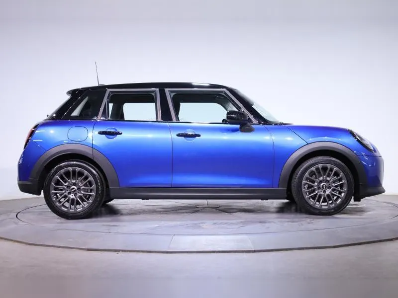 MINI Cooper C 5 portes Classic Blazing Blue 25 000 km - Photo 2