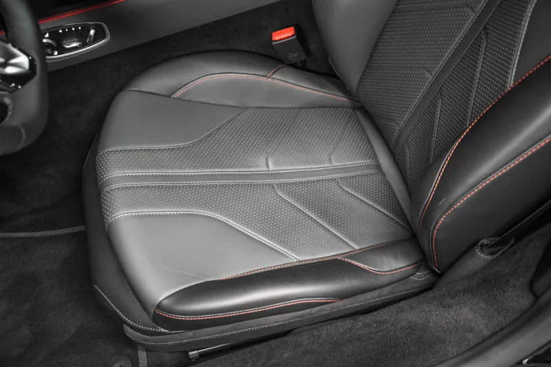 Aston Martin Vantage Onyx Black - Photo 25