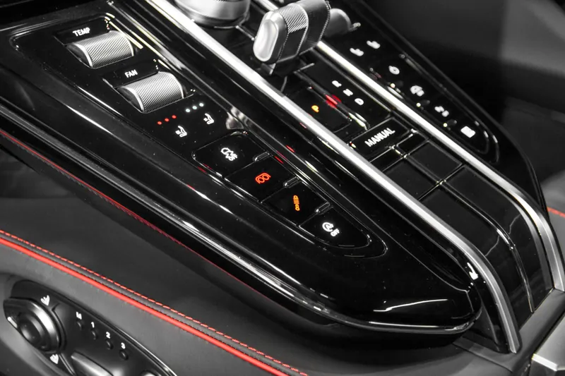 Aston Martin Vantage Onyx Black - Photo 26