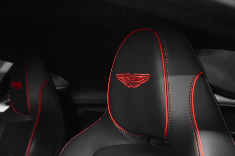 Aston Martin Vantage Onyx Black - Photo 14