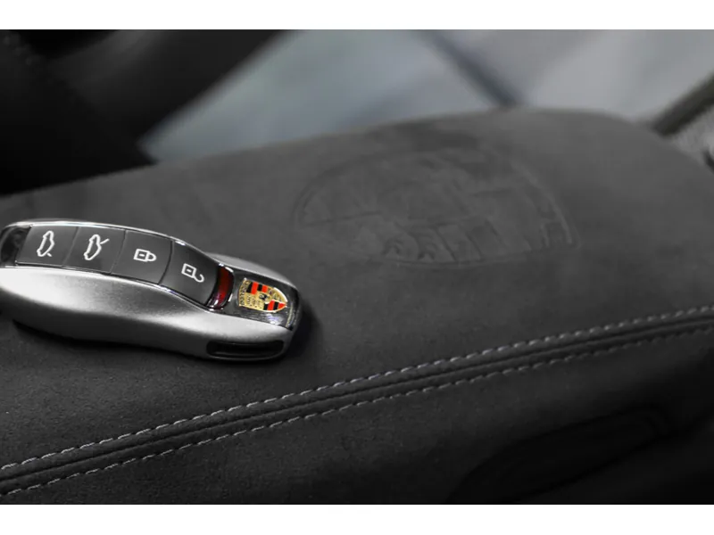 Porsche 718 Spyder RS Weissach Argent GT - Photo 23