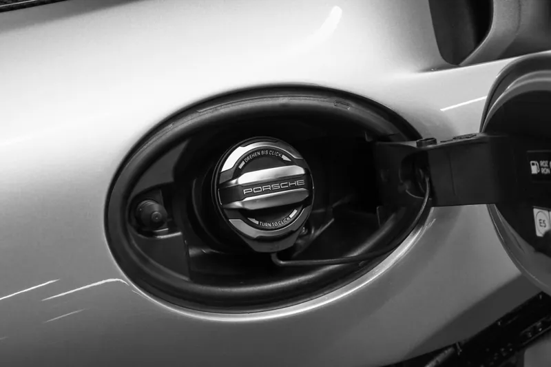 Porsche 718 Spyder RS Weissach Argent GT - Photo 27