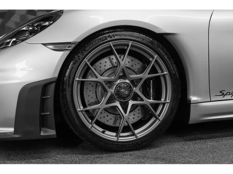 Porsche 718 Spyder RS Weissach Argent GT - Photo 10