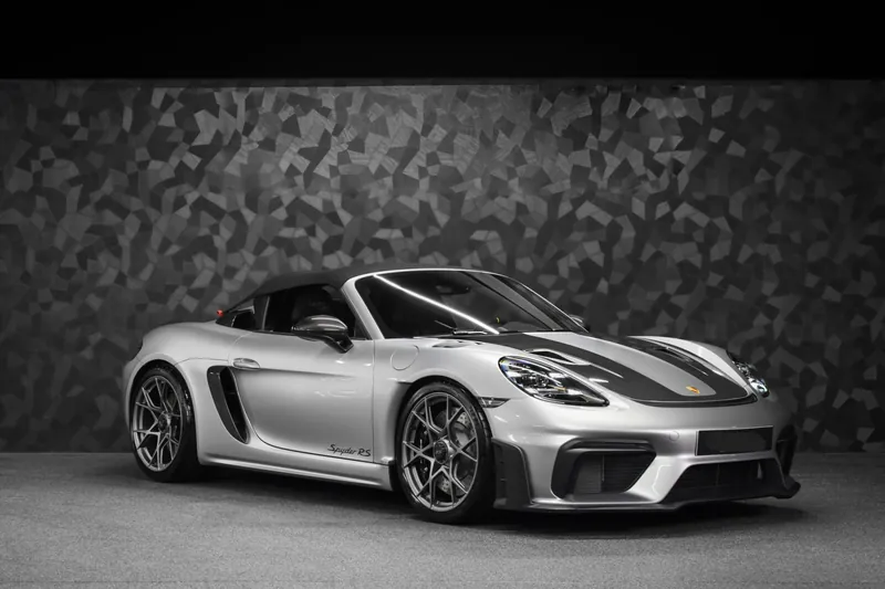 Porsche 718 Spyder RS Weissach Argent GT - Photo 6