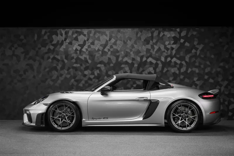 Porsche 718 Spyder RS Weissach Argent GT