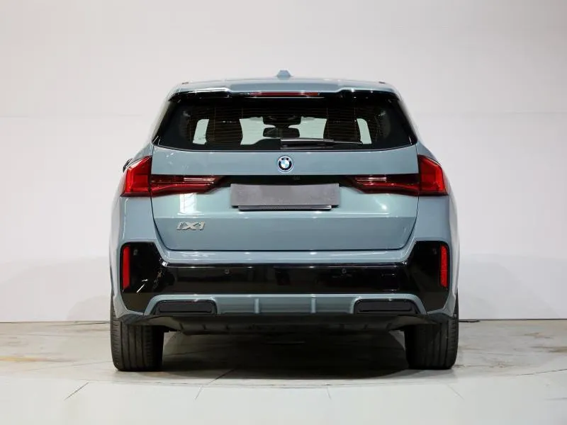BMW iX1 xDrive30 M Sport Cape York Green - Photo 4