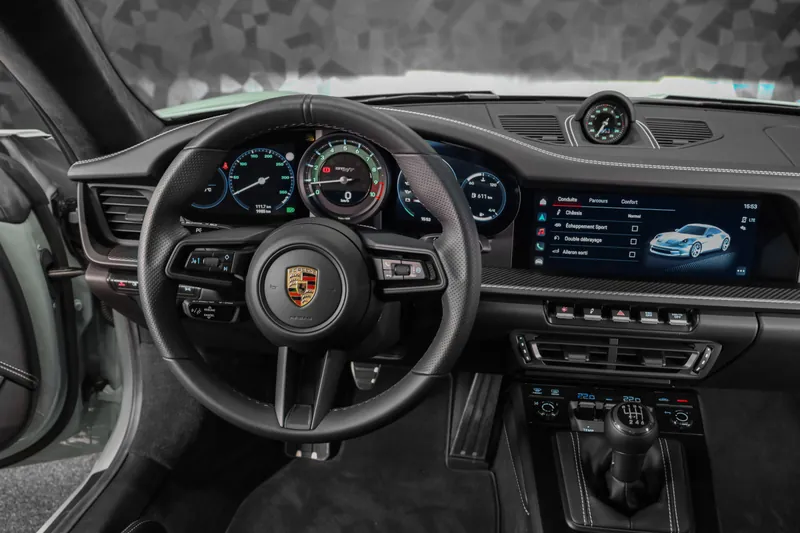 Porsche 911 S/T Shade Green - Photo 17