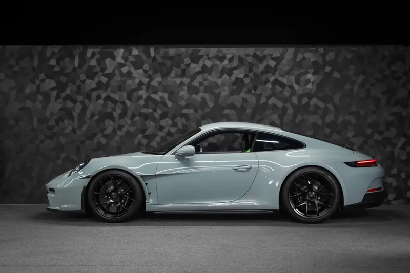 Porsche 911 S/T Shade Green - Photo 2