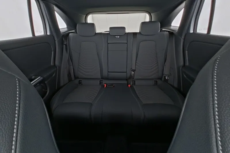 Mercedes-Benz EQA 250+ Progressive - Photo 17
