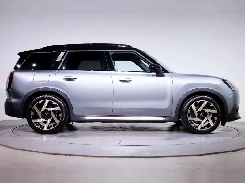 MINI Countryman SE ALL4 Favoured Smokey Green - Photo 2