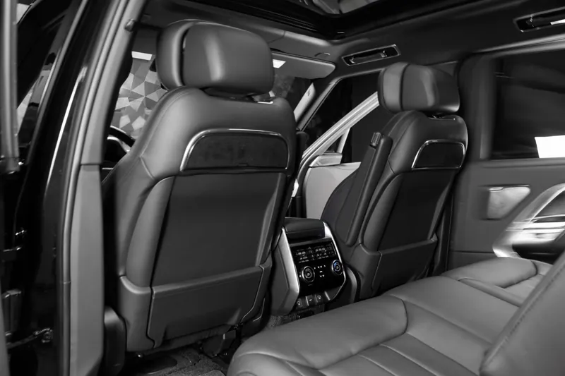 Land Rover Range Rover P530 LWB Autobiography Santorini Black - Photo 24