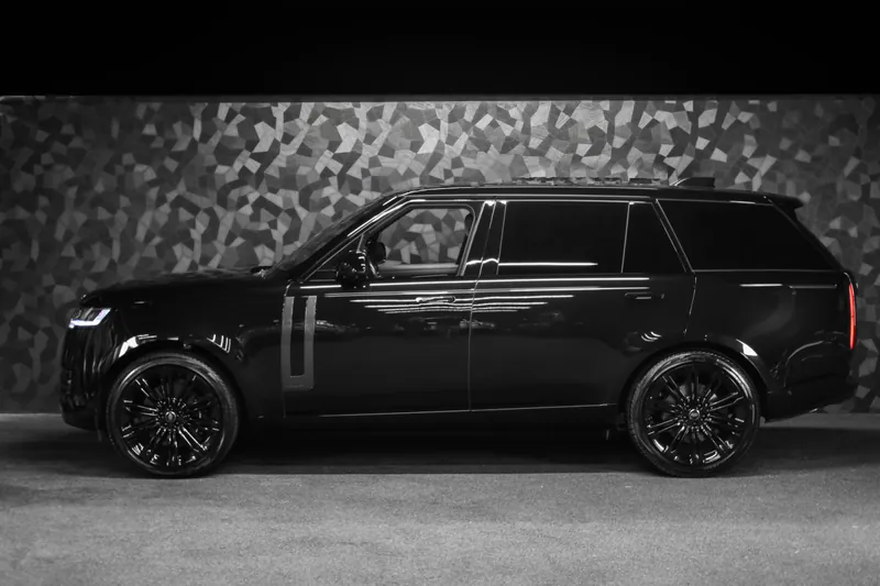 Land Rover Range Rover P530 LWB Autobiography Santorini Black