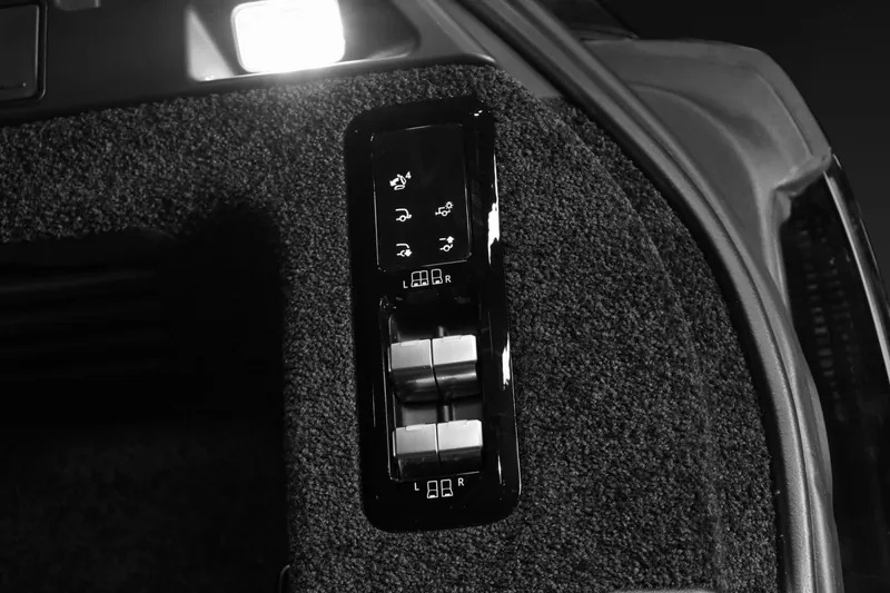 Land Rover Range Rover P530 LWB Autobiography Santorini Black - Photo 21