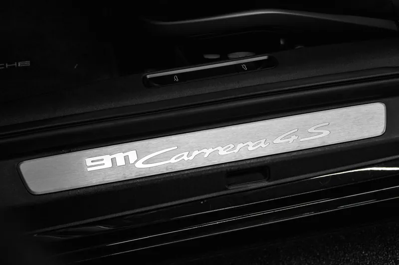 Porsche 911 Carrera 4S Noir - Photo 24
