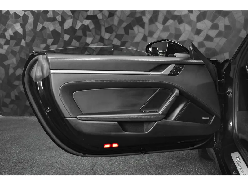Porsche 911 Carrera 4S Noir - Photo 26