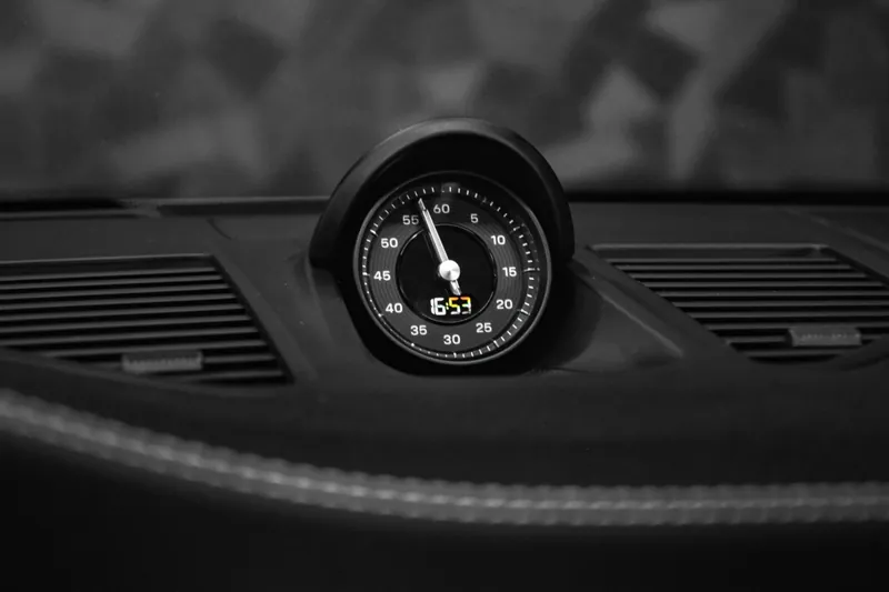 Porsche 911 Carrera 4S Noir - Photo 17