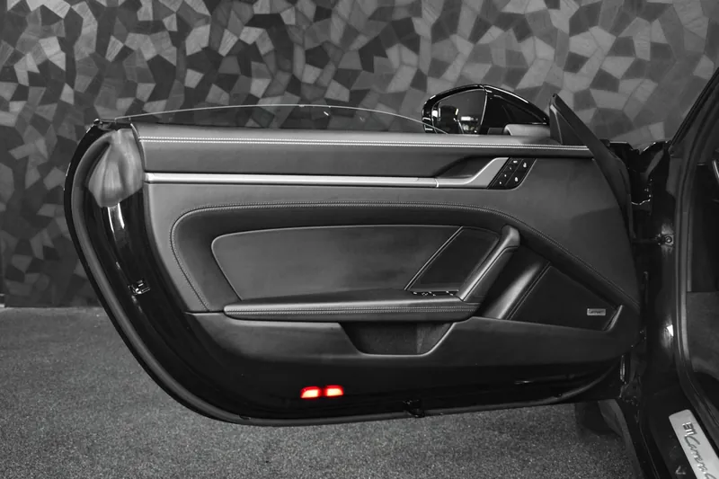 Porsche 911 Carrera 4S Noir - Photo 26