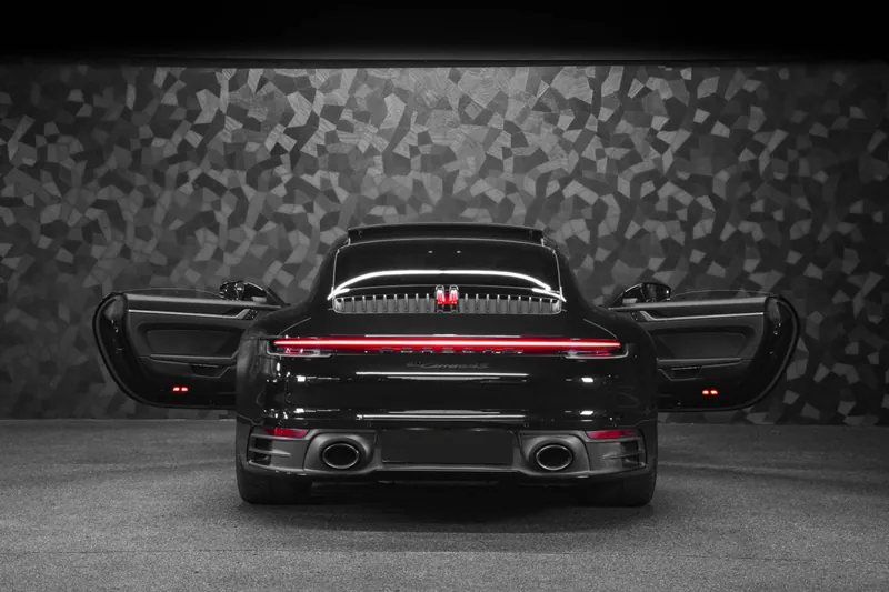 Porsche 911 Carrera 4S Noir - Photo 5