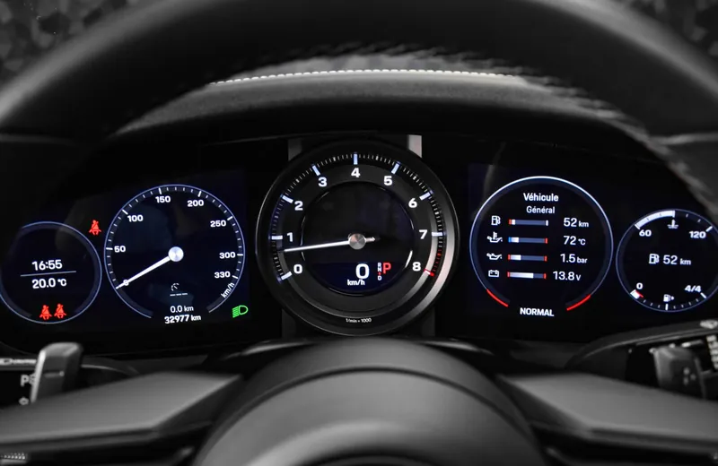 Porsche 911 Carrera 4S Noir - Photo 21