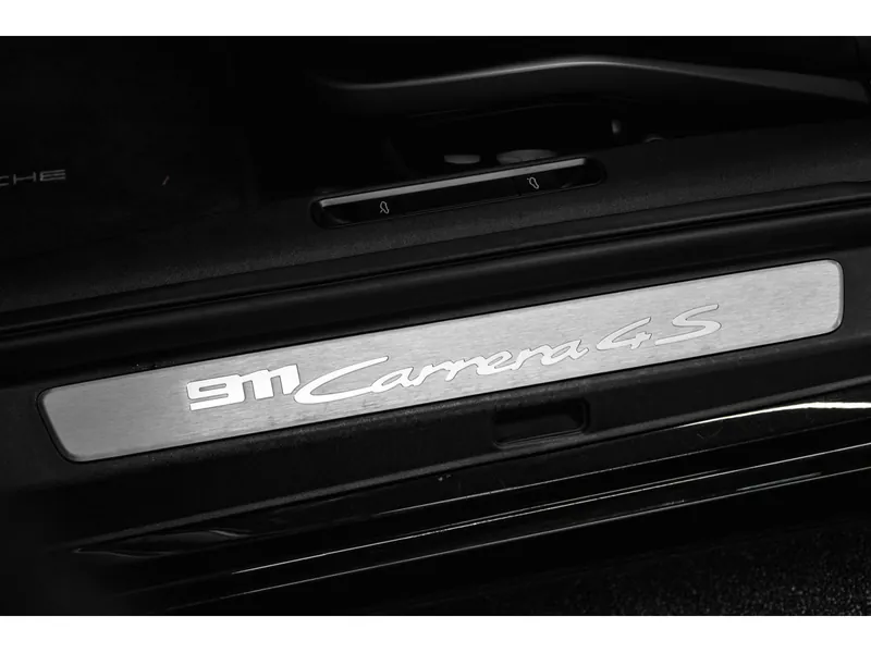 Porsche 911 Carrera 4S Noir - Photo 24