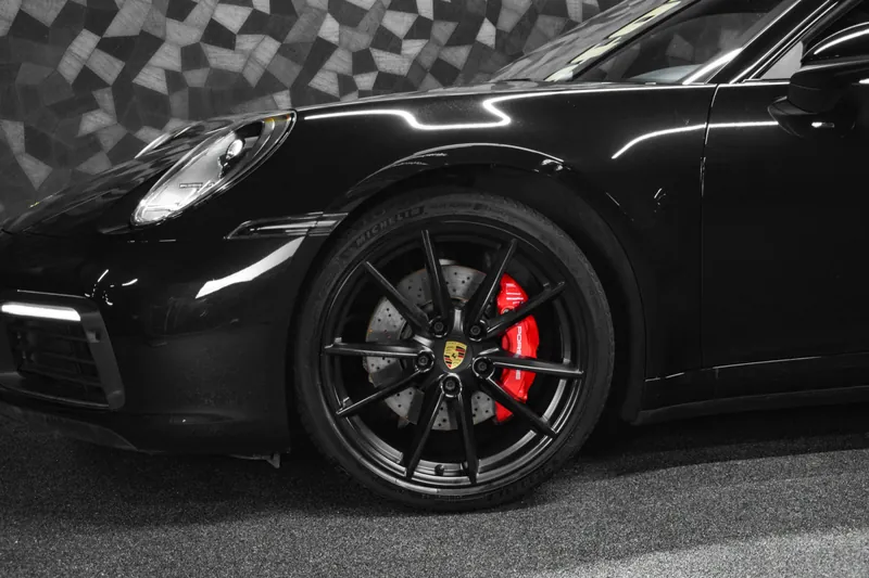 Porsche 911 Carrera 4S Noir - Photo 18