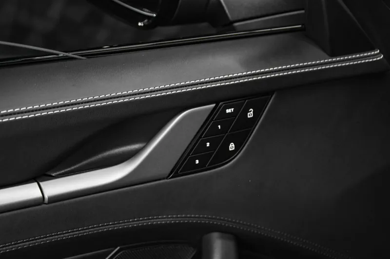 Porsche 911 Carrera 4S Noir - Photo 27